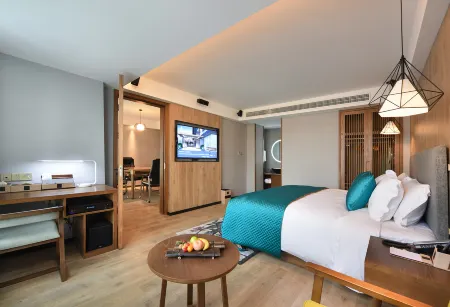 Mehood Lestie Hotel (Suzhou Taihu) Отели рядом с достопримечательностью «Shanghai Customs College Suzhou Branch»