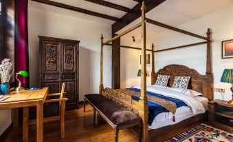 Shangri-La Yangqi Space Art Healing Bed and Breakfast - Housity