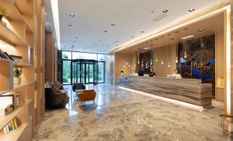 Atour Hotel (Wuhan East Railway Station Optics Valley High Tech)