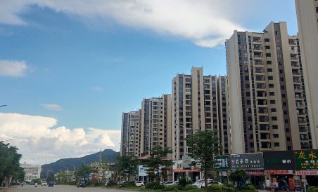 Vienna Hotel (Heyuan Heping) - Housity