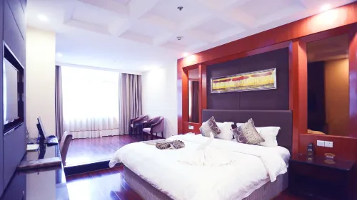 Golden Palace Hotel Bazhong