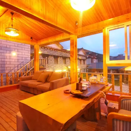 Xiaobai's Home Theme Inn