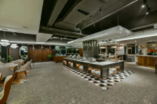 Alice International Hotel