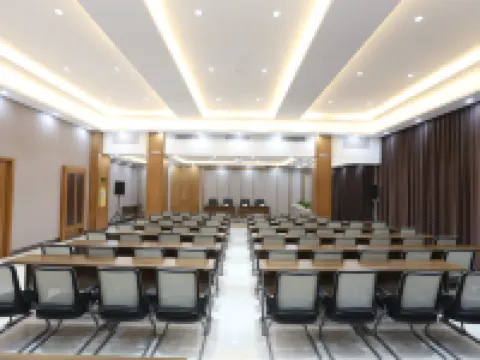 Shengyue Business Hotel Hotels in Jalaid Banner