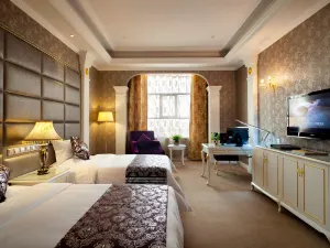 Royal Hotel