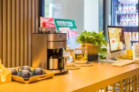 Jingli Hongyizhan Hotel (Beijing Dongzhimen Sanlitun Branch)