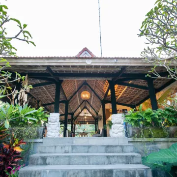 Ubud Tropical Hoteles cerca de Cueva del Elefante