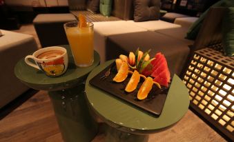 Chaoqu Designer Boutique Apartment(Guangzhou Panyu Wanda South Village Wanbo Metro Station)
