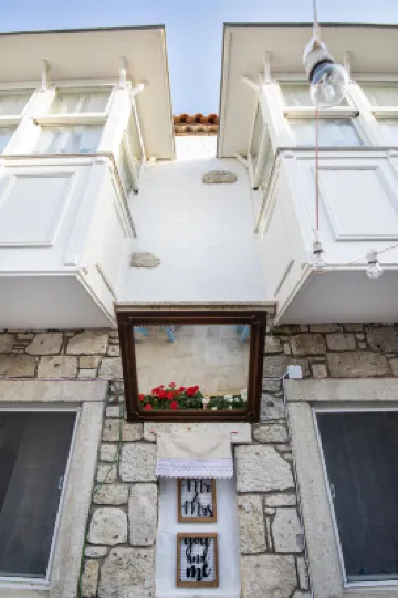 阿拉恰特莫納特飯店 住宿飯店