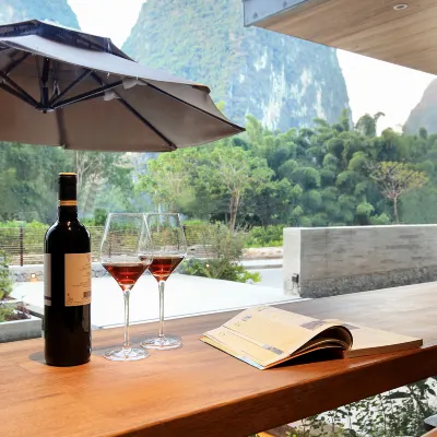 VALLEY  HOUSE Hotels near Nine Horses Mountain