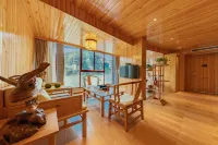 Yuejiang Cliff Hotel