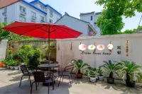Yibaling Theme Hotel