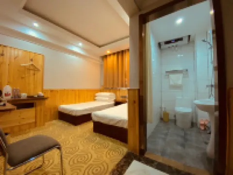 Sunite Youqi Oasis Business Hotel