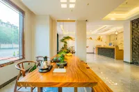 Qihe Lakeview Hotel (Jiaxing Nanhu Red Boat Branch)