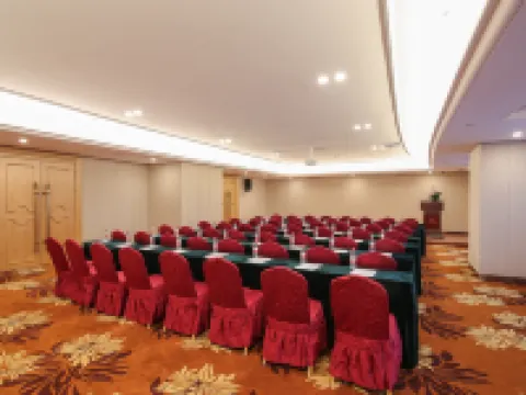 Vienna International Hotel Hoteles en Puyang