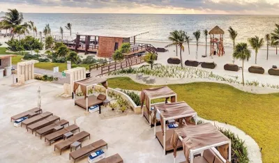 Hideaway at Royalton Riviera Cancun, An Autograph Collection All- Inclusive Resort - Adults Only Hôtels à proximité de : Dr. Alfredo Barrera Marin Botanical Garden