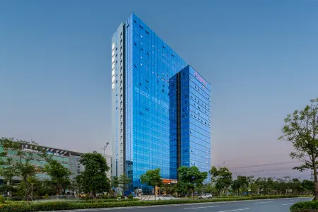 Hampton by Hilton Shenzhen Pingshan Station Отели рядом с достопримечательностью «Dongjiang Column Memorial»