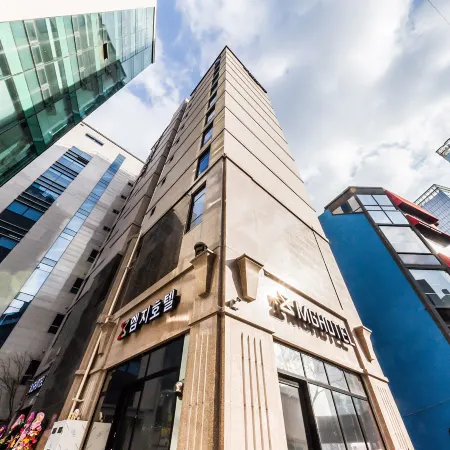 MG Hotel Отели рядом с достопримечательностью «Галерея «Топгоал Арт»»