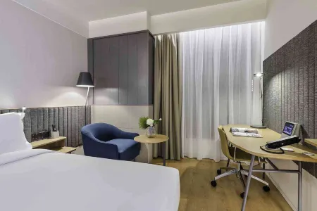 Novotel Shanghai Hongqiao Gubei Отели рядом с достопримечательностью «Xinhongqiao Center Park»