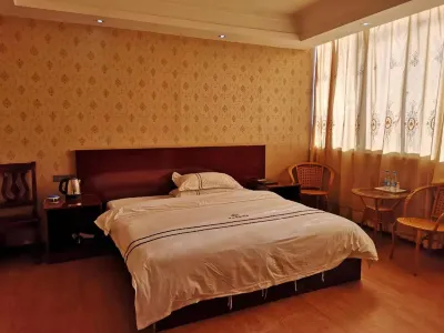 전펑 구이빈 비즈니스 호텔 Zhenfeng Sanchahe 주변 호텔