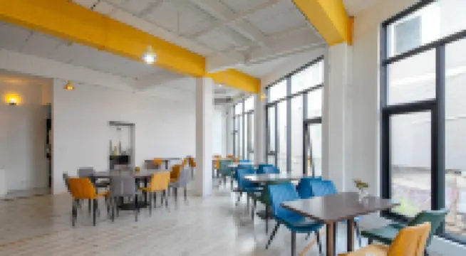 Floral Hotel·Lishui Dear Our Homestay (Guyan Huaxiang Store)