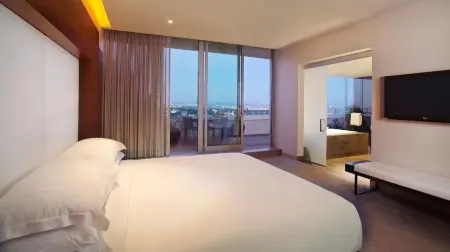 ANDAZ WEST HOLLYWOOD, BY HYATT Отели рядом с достопримечательностью «West Hollywood Chamber of Commerce»