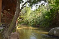 Yunsu RV Camp Hotels in Qiongzhong Li and Miao Autonomous County