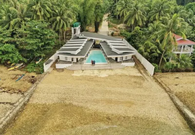 Alegria Water Front Beach House Hotel dekat Kawasan Falls