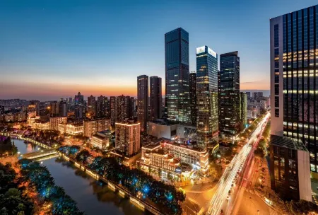 TF Suites Отели рядом с достопримечательностью «Chengdu Polytechnic Qingyang Campus»