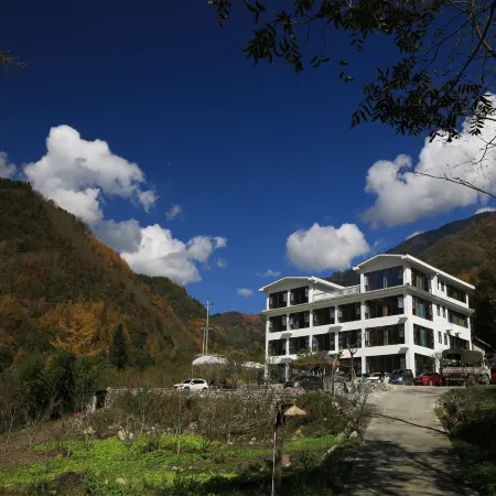 Muyue Qinglan Hostel