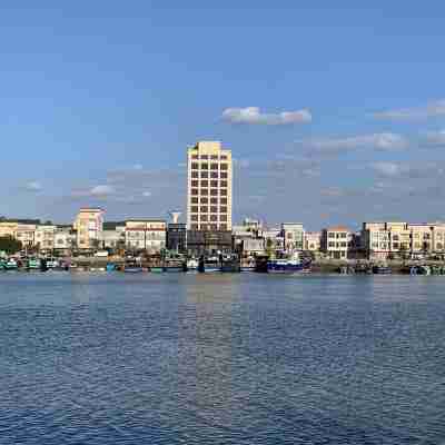雷州黃金海岸大酒店 Hotel Exterior