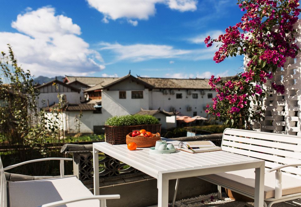 Lijiang Chunshuitang Boutique Hotel over view