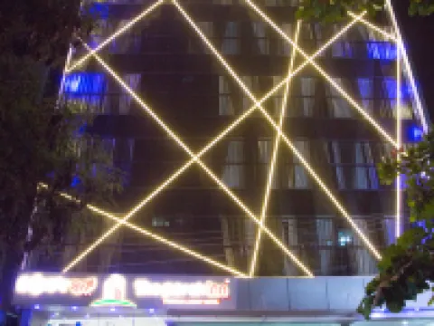 The Porch Inn Hotel/Service Apartments โรงแรมใกล้Bull Temple