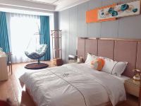 泓丰酒店(佛山容桂店) - 蓝色元素吊篮大床房