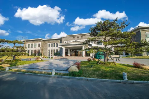 Ze Lin Hill-view Hotel