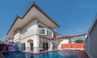 Pattaya Jomtien Beach  Pool Villa