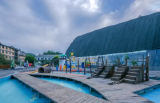 Yunshang Time Hot Spring Holiday Homestay (Tengchong Mayugu Branch)