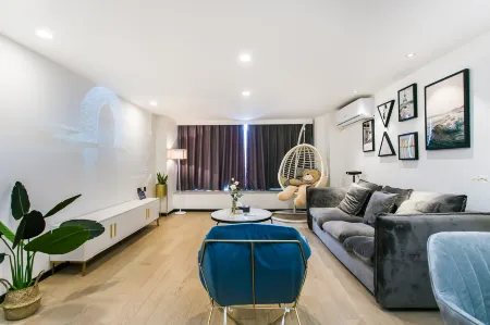 Grapefruit Fashion Boutique Apartment (Shenzhen North Railway Station Huilong Center)