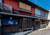 <Kyoto Machiya Kouhaku>Daitokujimae Отели в г. район Кита