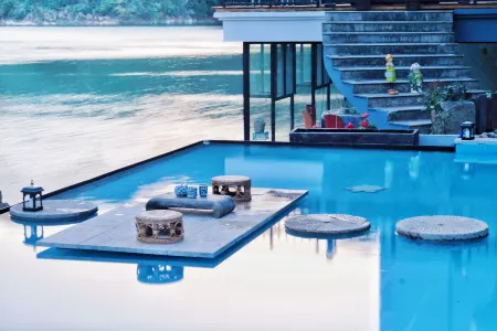 Desir Lakeside B&B Отели рядом с достопримечательностью «Warm Island»