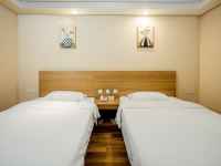 速8酒店(沈阳于洪广场地铁站店) - 高级双床房