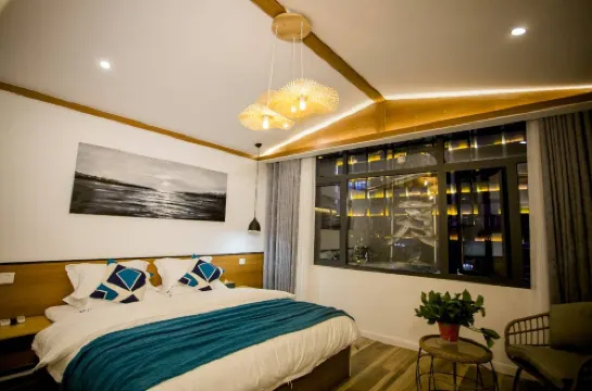 Wax Home City Homestay