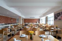 Vienna Hotel (Shou County Jingrun Central City) Hotels in Shou County