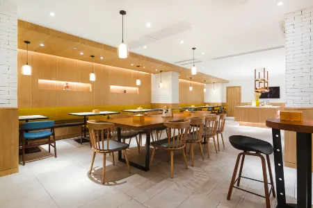 HanTing Premium Hotel (Beijing Wudaokou Tsinghua East Gate) Отели рядом с достопримечательностью «Tsinghua University Department of Precision Instruments»