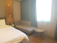 和颐酒店(北京传媒大学财满街店) - 和颐高级大床房