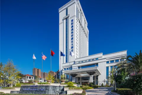 Howard Johnson New District Plaza ZiYang