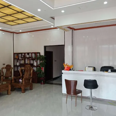 Miluo Huasheng Hotel