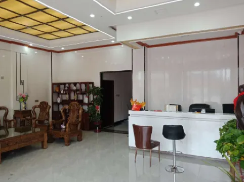 Miluo Huasheng Hotel