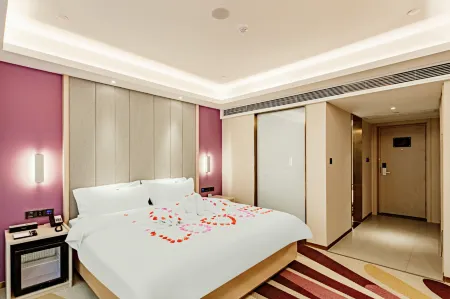 Lavande Hotel Отели рядом с достопримечательностью «Hunan Biological and Electromechanical Polytechnic (Donghu Campus)»