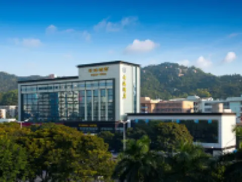 珠海雲海酒店（海濱泳場情侶路店） 鄰近景山路的酒店